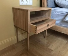 Прикроватная тумба из дуба 0205