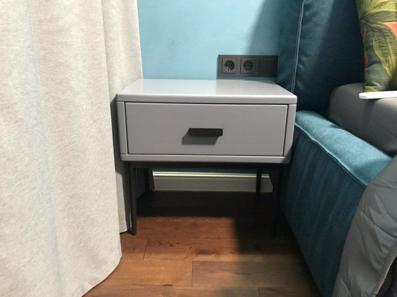 Прикроватная тумба из березы 0208